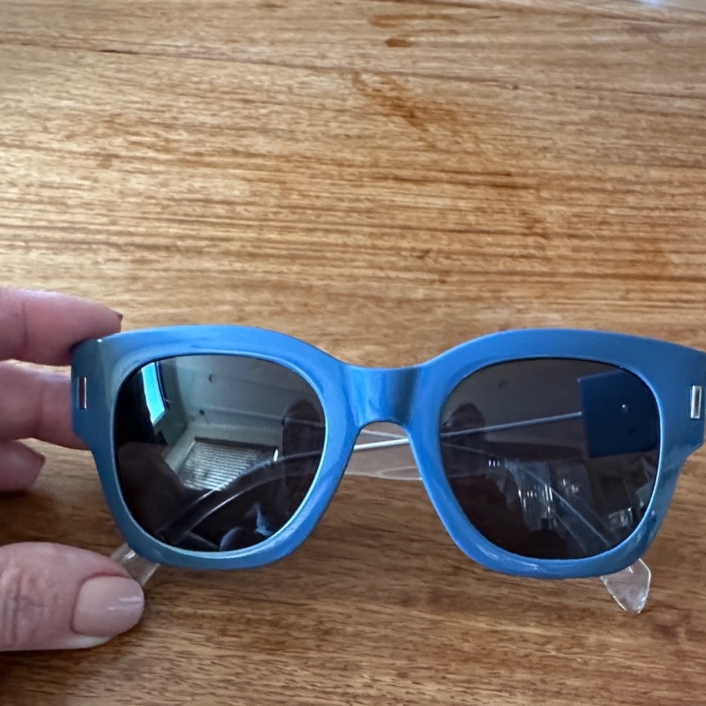 Mac by Marc Jacob’s Stylish Blue Sunglasses